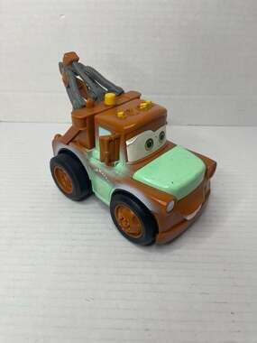 Disney Store Pixar Cars Tow Mater Talking Vehicle